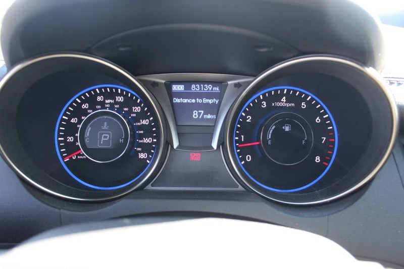 Hyundai Genesis Coupe Vehicle Full-screen Gallery Image 10