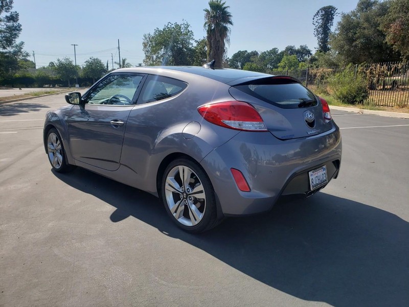 Hyundai Veloster Vehicle Full-screen Gallery Image 03