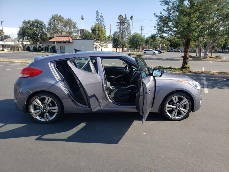 Hyundai Veloster Vehicle Full-screen Gallery Image 06