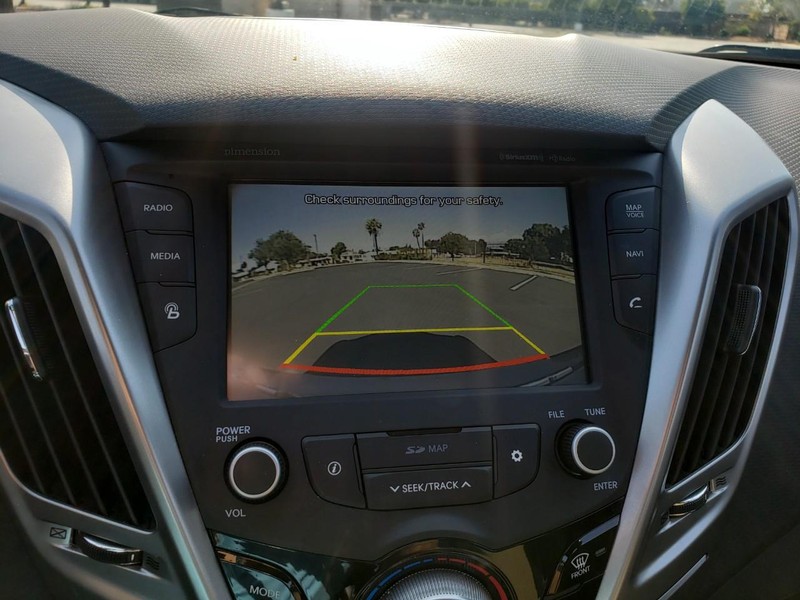 Hyundai Veloster Vehicle Full-screen Gallery Image 12