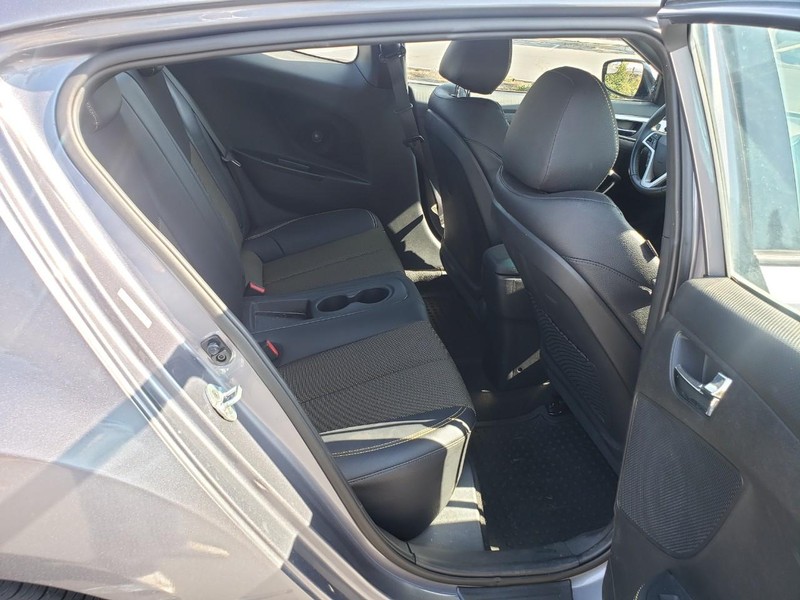 Hyundai Veloster Vehicle Full-screen Gallery Image 14
