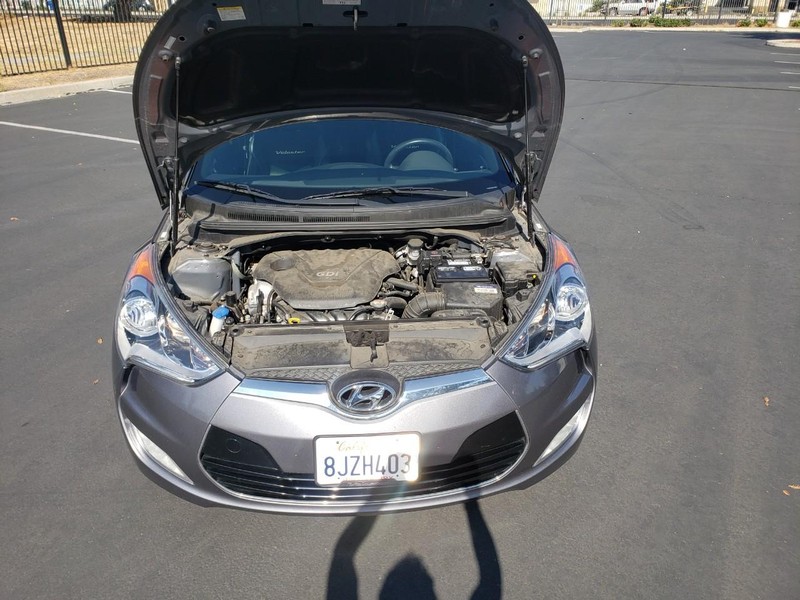 Hyundai Veloster Vehicle Full-screen Gallery Image 18