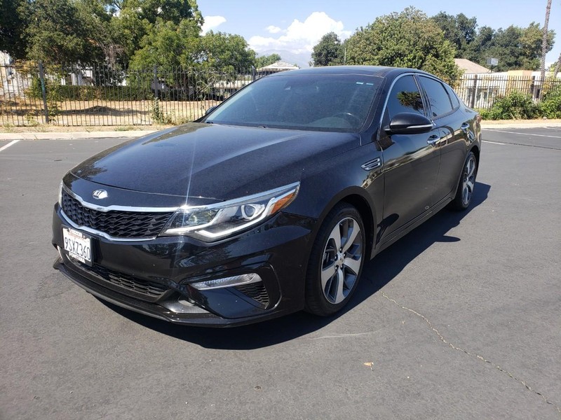 Kia Optima Vehicle Full-screen Gallery Image 02