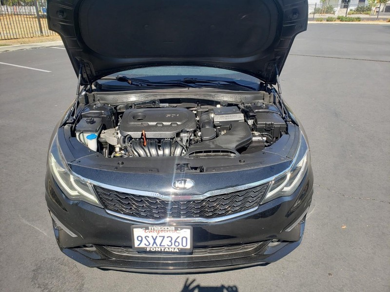 Kia Optima Vehicle Full-screen Gallery Image 10