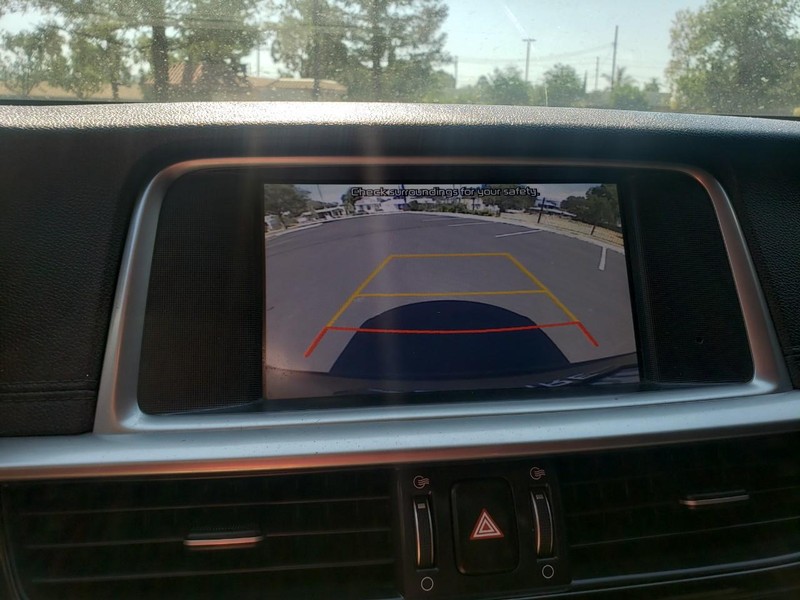 Kia Optima Vehicle Full-screen Gallery Image 13