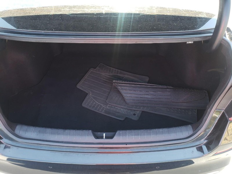 Kia Optima Vehicle Full-screen Gallery Image 17