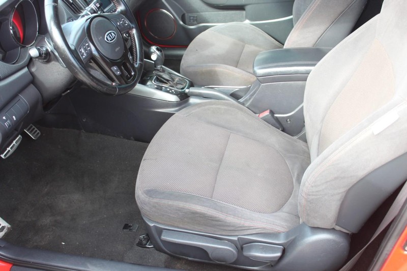 Kia Forte Koup Vehicle Full-screen Gallery Image 15