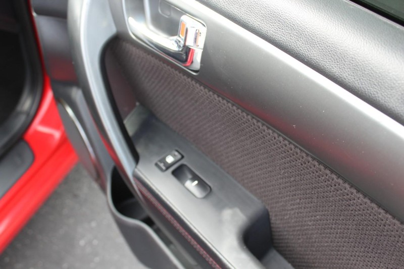 Kia Forte Koup Vehicle Full-screen Gallery Image 18