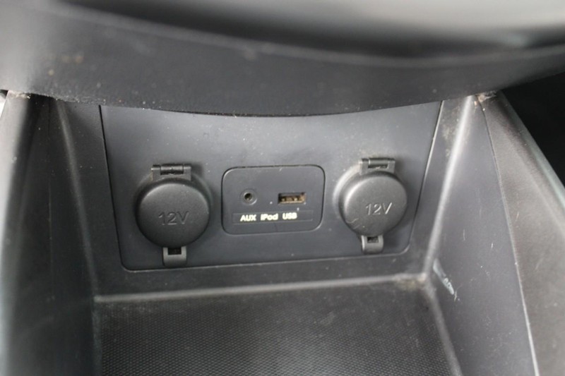 Kia Forte Koup Vehicle Full-screen Gallery Image 30