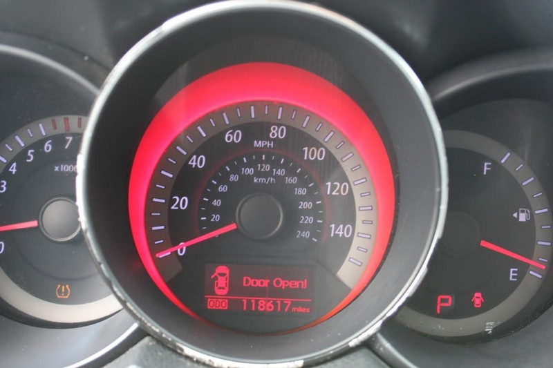 Kia Forte Koup Vehicle Full-screen Gallery Image 32