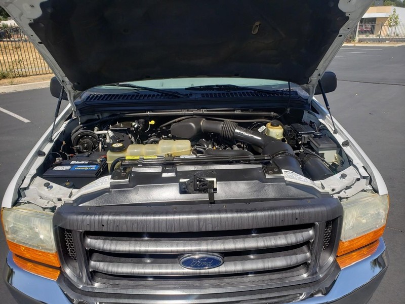 Ford Super Duty F-250 Vehicle Full-screen Gallery Image 14