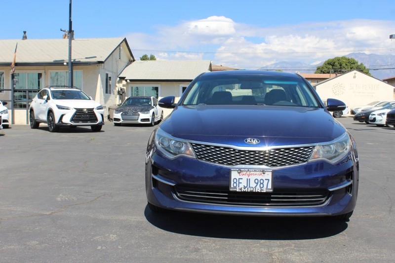 Kia Optima Vehicle Full-screen Gallery Image 06