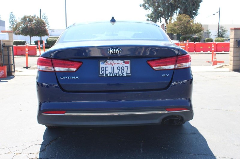 Kia Optima Vehicle Full-screen Gallery Image 07