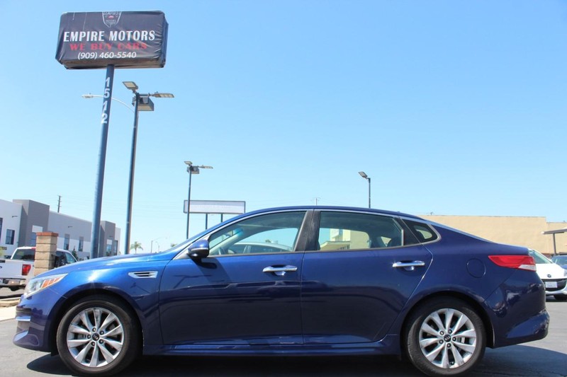 Kia Optima Vehicle Full-screen Gallery Image 09