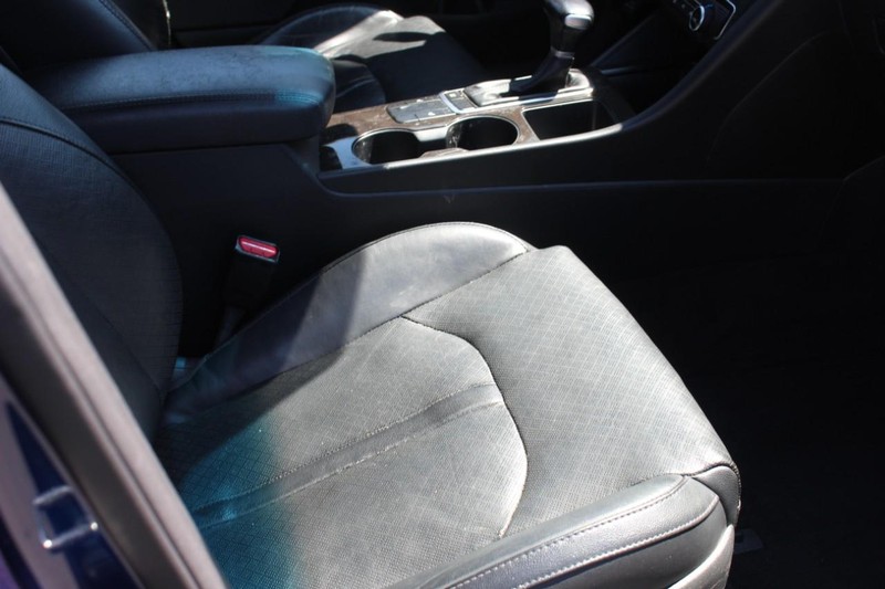 Kia Optima Vehicle Full-screen Gallery Image 12