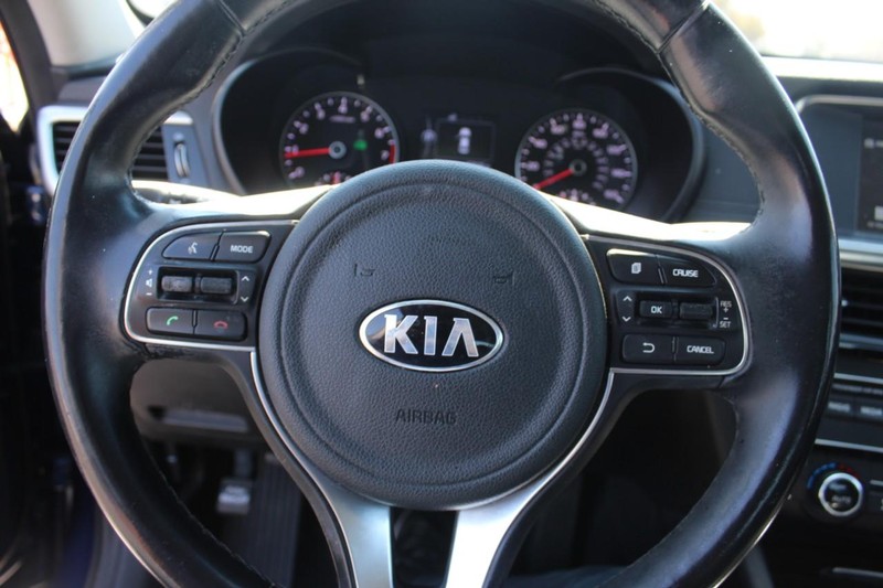 Kia Optima Vehicle Full-screen Gallery Image 16