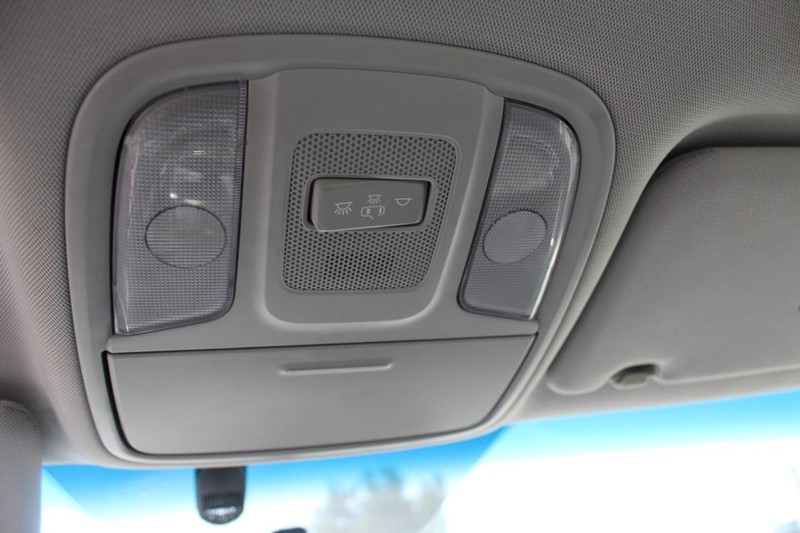 Kia Optima Vehicle Full-screen Gallery Image 26