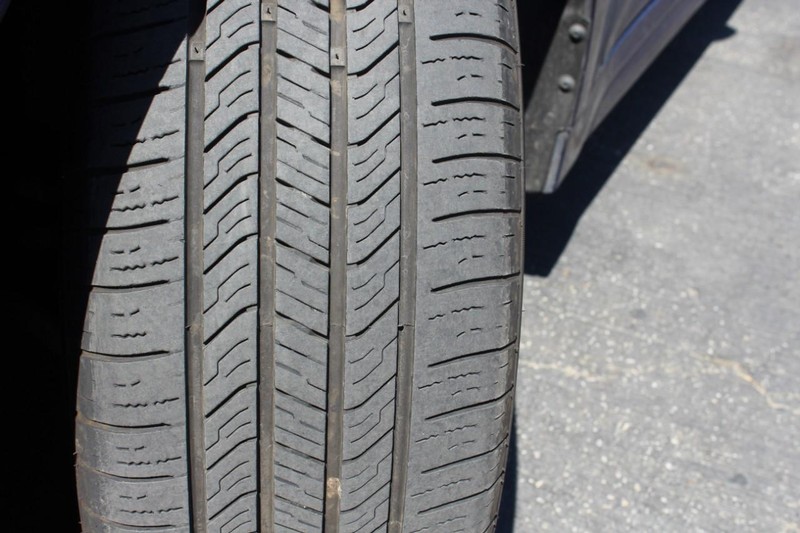 Kia Optima Vehicle Full-screen Gallery Image 27