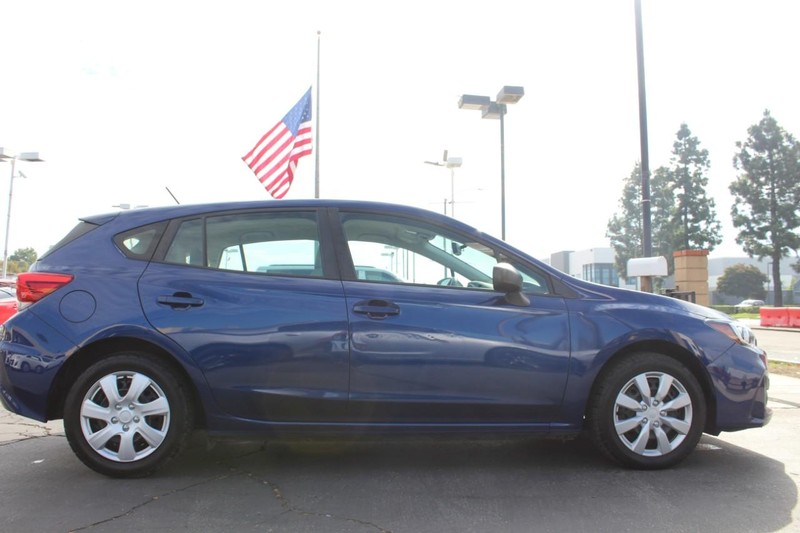 Subaru Impreza Vehicle Full-screen Gallery Image 10