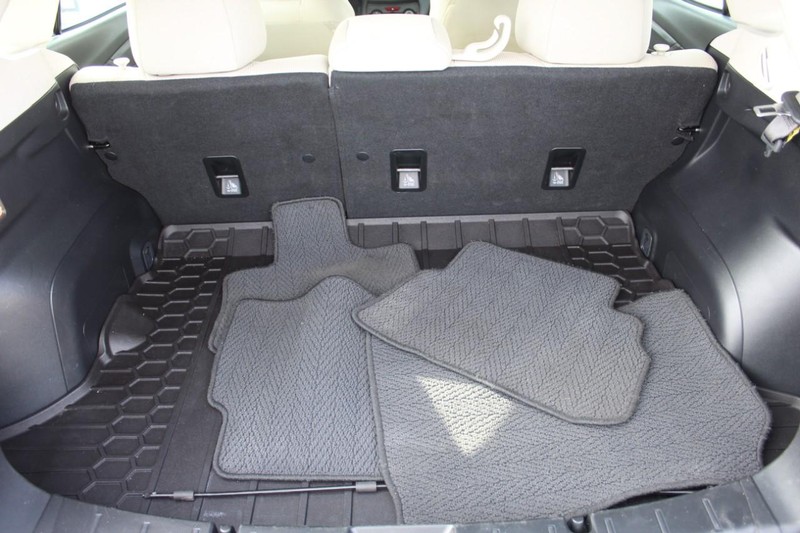 Subaru Impreza Vehicle Full-screen Gallery Image 12