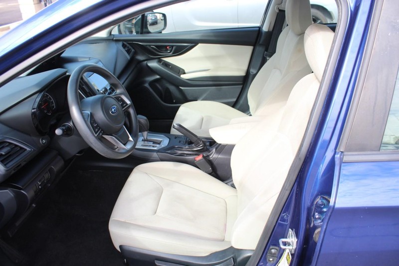 Subaru Impreza Vehicle Full-screen Gallery Image 13