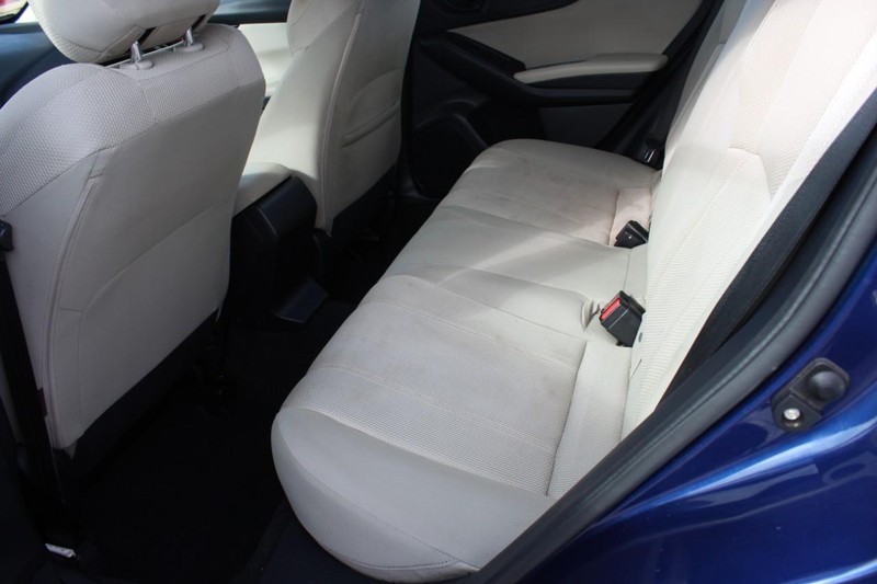 Subaru Impreza Vehicle Full-screen Gallery Image 14