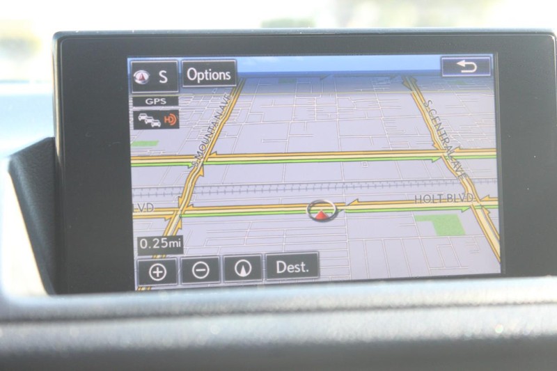 Lexus CT Vehicle Full-screen Gallery Image 16