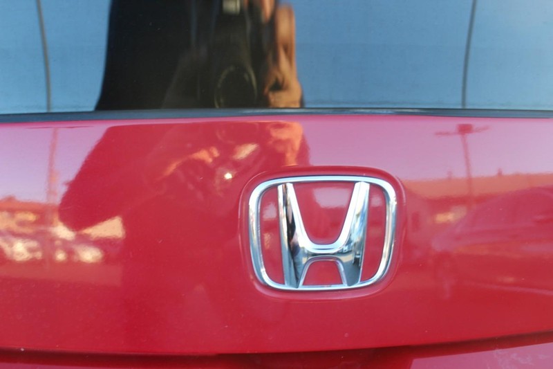 Honda CR-Z Vehicle Full-screen Gallery Image 09