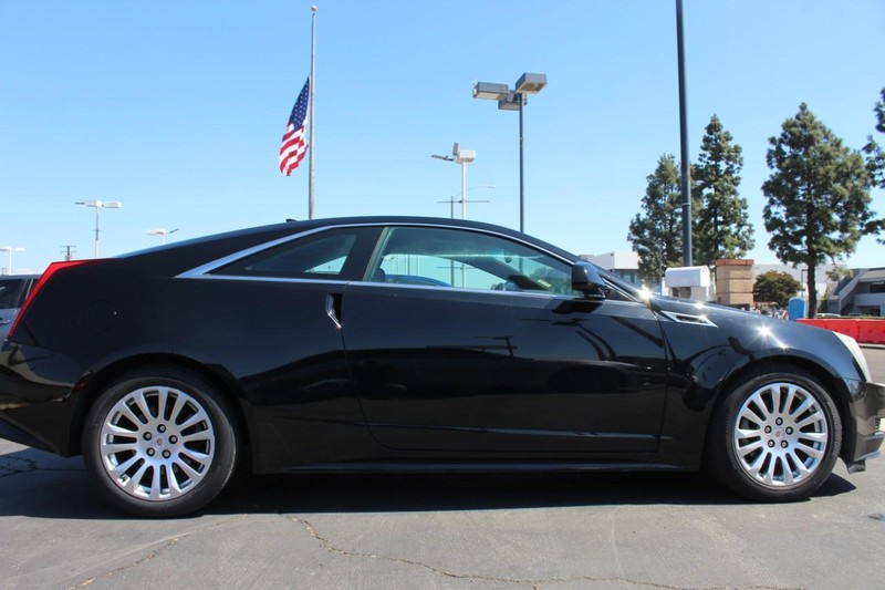 Cadillac CTS Coupe Vehicle Full-screen Gallery Image 09