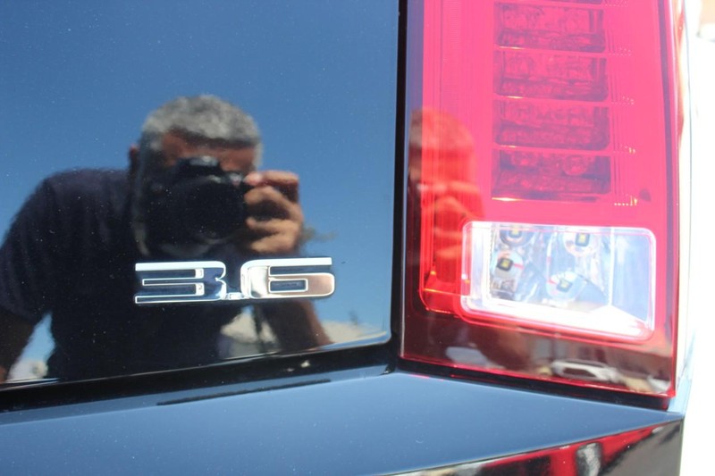 Cadillac CTS Coupe Vehicle Full-screen Gallery Image 11