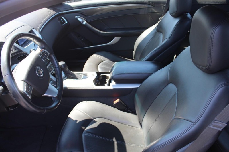 Cadillac CTS Coupe Vehicle Full-screen Gallery Image 14