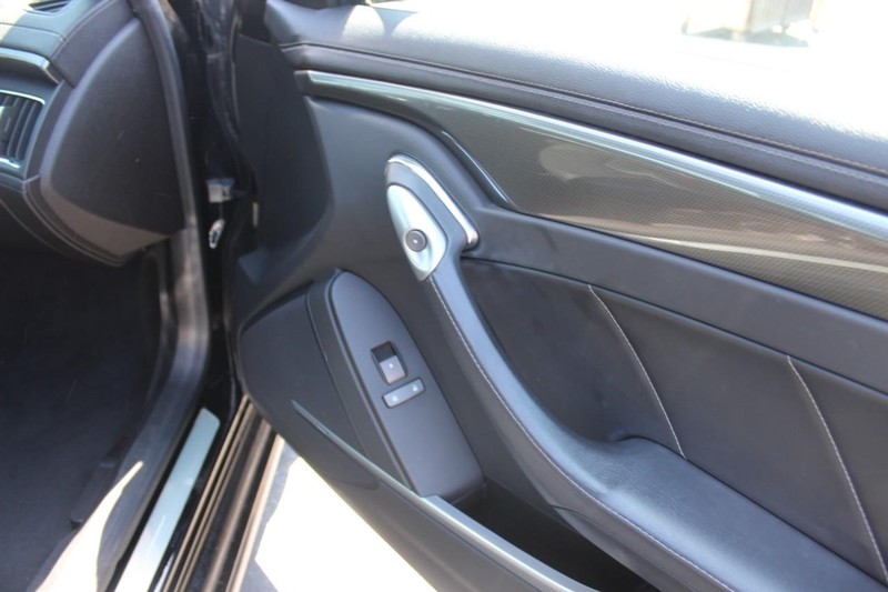 Cadillac CTS Coupe Vehicle Full-screen Gallery Image 18