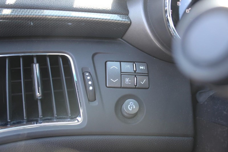 Cadillac CTS Coupe Vehicle Full-screen Gallery Image 21