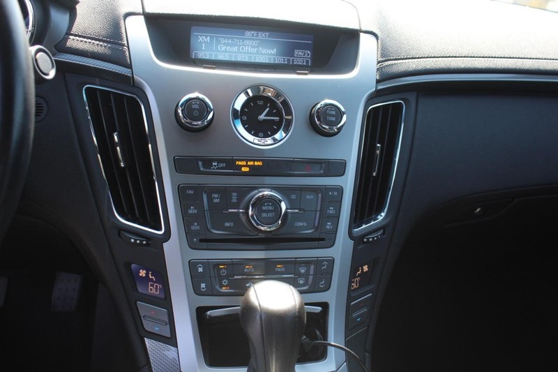 Cadillac CTS Coupe Vehicle Full-screen Gallery Image 22