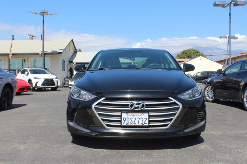 Hyundai Elantra Vehicle Full-screen Gallery Image 07