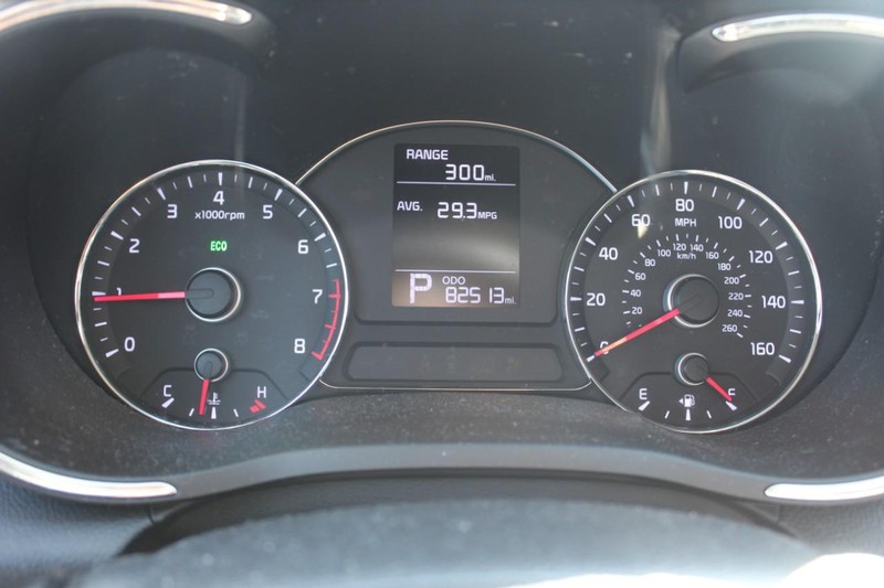 Kia Forte Vehicle Full-screen Gallery Image 19