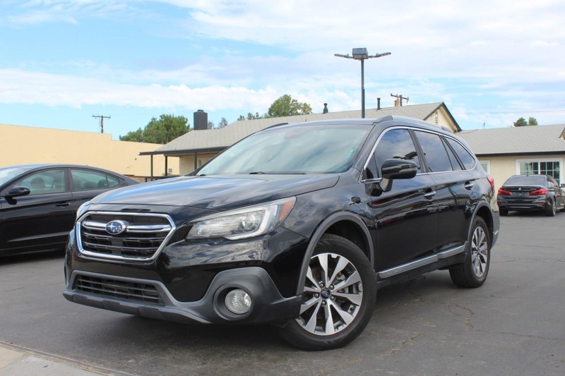 Subaru Outback Vehicle Full-screen Gallery Image 01