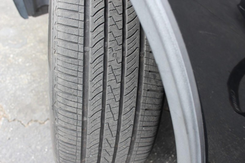 Subaru Outback Vehicle Full-screen Gallery Image 03