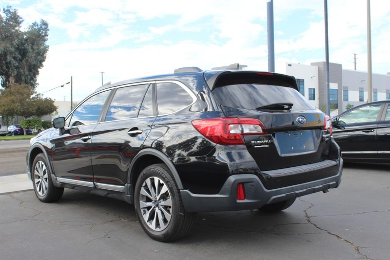 Subaru Outback Vehicle Full-screen Gallery Image 04