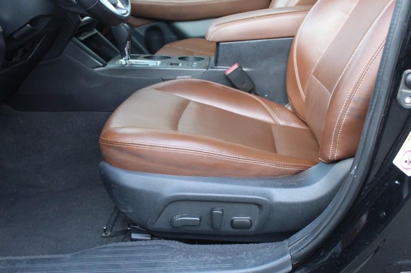 Subaru Outback Vehicle Full-screen Gallery Image 10