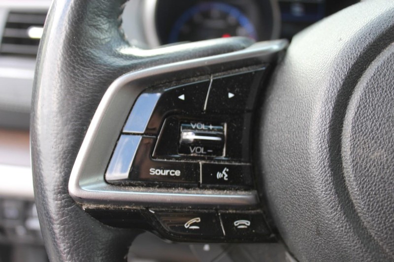 Subaru Outback Vehicle Full-screen Gallery Image 14