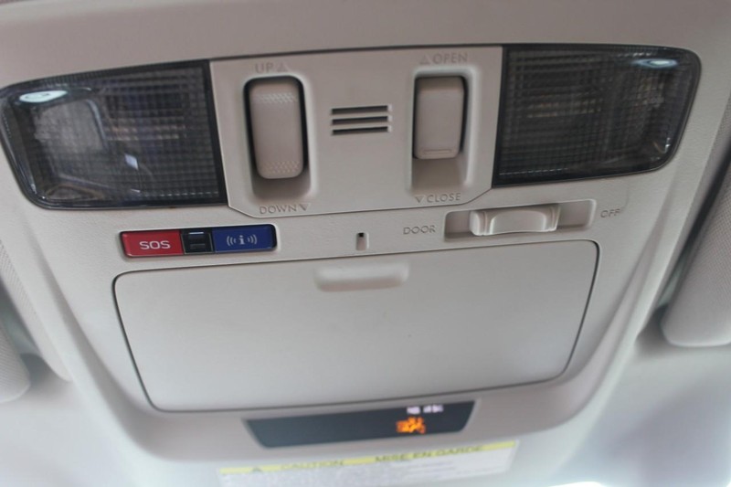 Subaru Outback Vehicle Full-screen Gallery Image 23