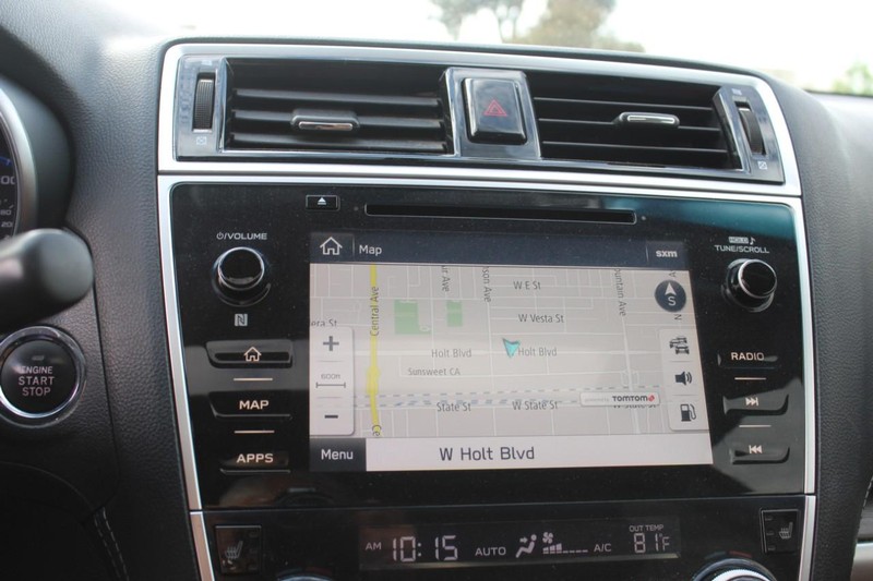 Subaru Outback Vehicle Full-screen Gallery Image 24