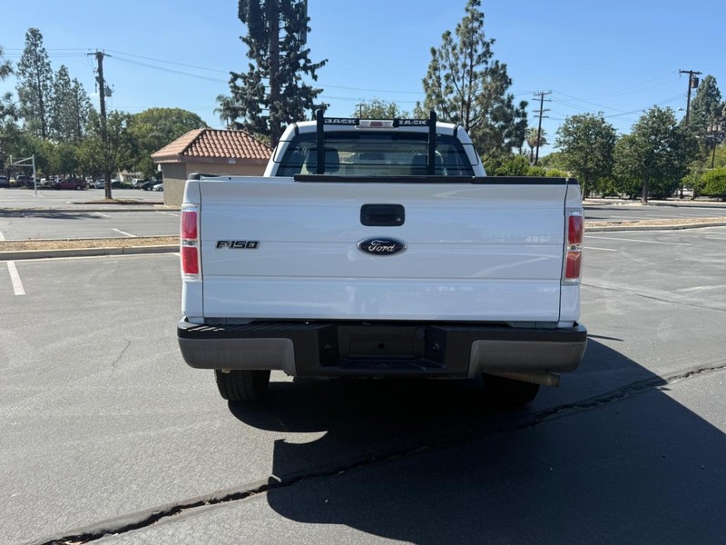 Ford F-150 Vehicle Full-screen Gallery Image 03