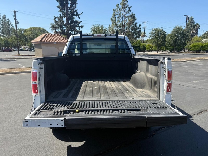 Ford F-150 Vehicle Full-screen Gallery Image 05