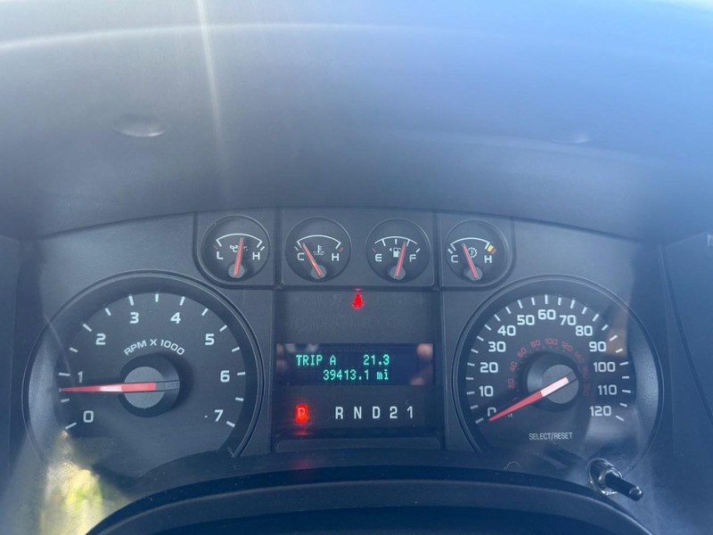 Ford F-150 Vehicle Full-screen Gallery Image 10