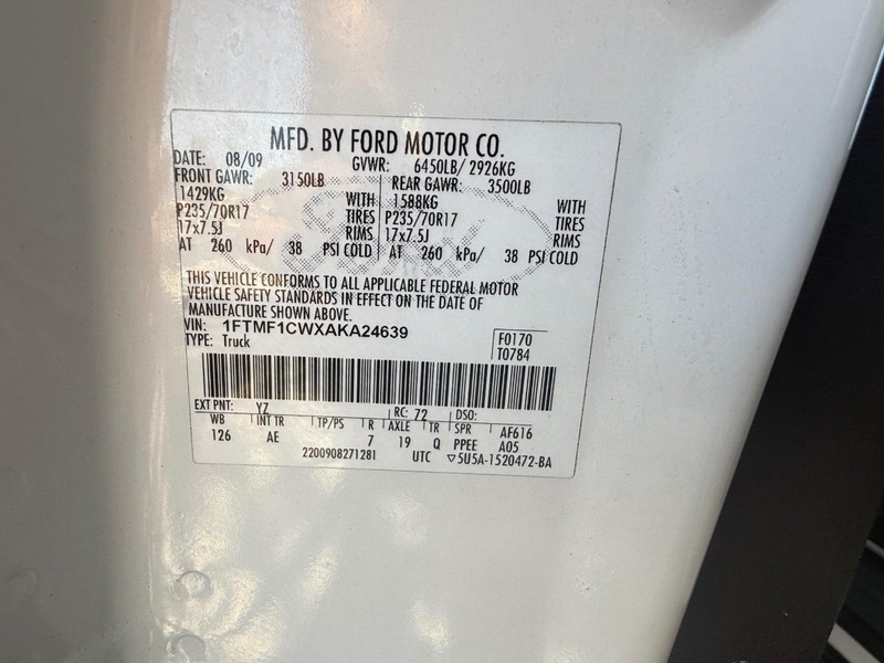 Ford F-150 Vehicle Full-screen Gallery Image 16