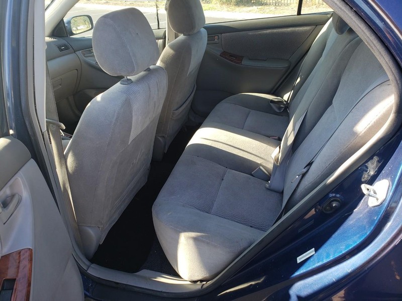 Toyota Corolla Vehicle Full-screen Gallery Image 11