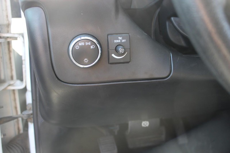 Chevrolet Express Passenger Vehicle Full-screen Gallery Image 18