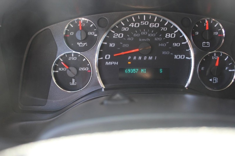 Chevrolet Express Passenger Vehicle Full-screen Gallery Image 22